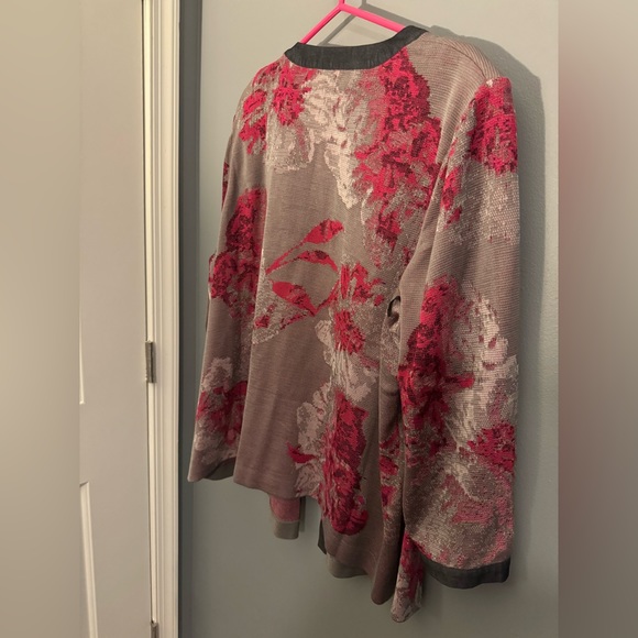 Ming Wang Plus Size Chambray Trim Floral Knit Jacket plus size - Picture 2 of 3